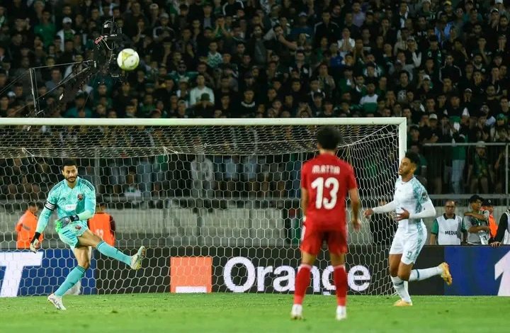 «الكاف» يدين بشدة أحداث مباراة الرجاء والأهلي المصري في «دونور»
