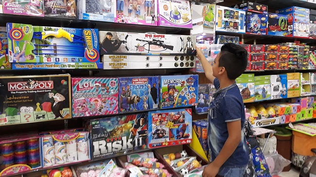 تجار درب عمر يسجلون زيادة جديدة في أسعار ألعاب الأطفال