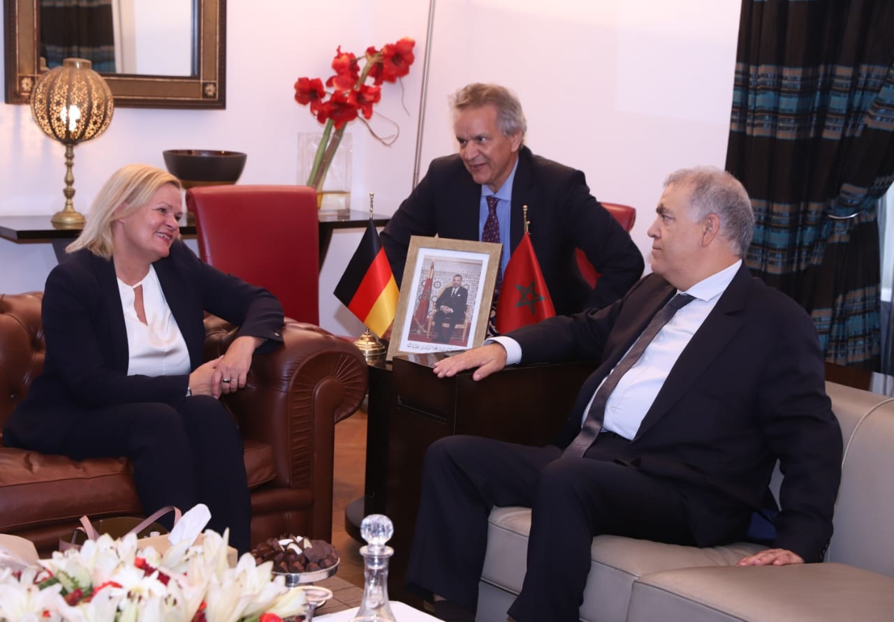لفتيت يعقد لقاء مع وزيرة الداخلية الألمانية لتعزيز التعاون الأمني