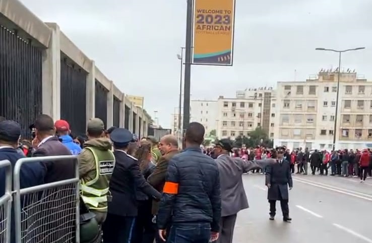 جمهور الوداد يحج بكثافة إلى ملعب «دونور» لمتابعة نهائي الدوري الإفريقي