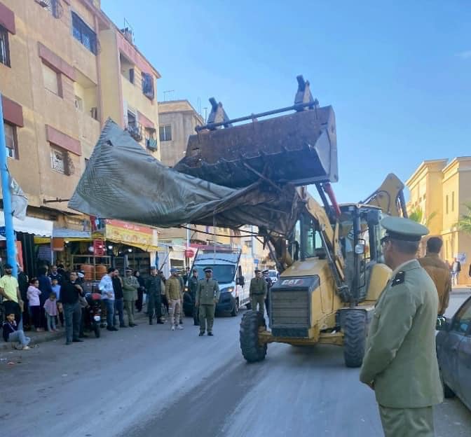 حملة لتحرير الملك العمومي في منطقة الرحمة ضواحي الدار البيضاء