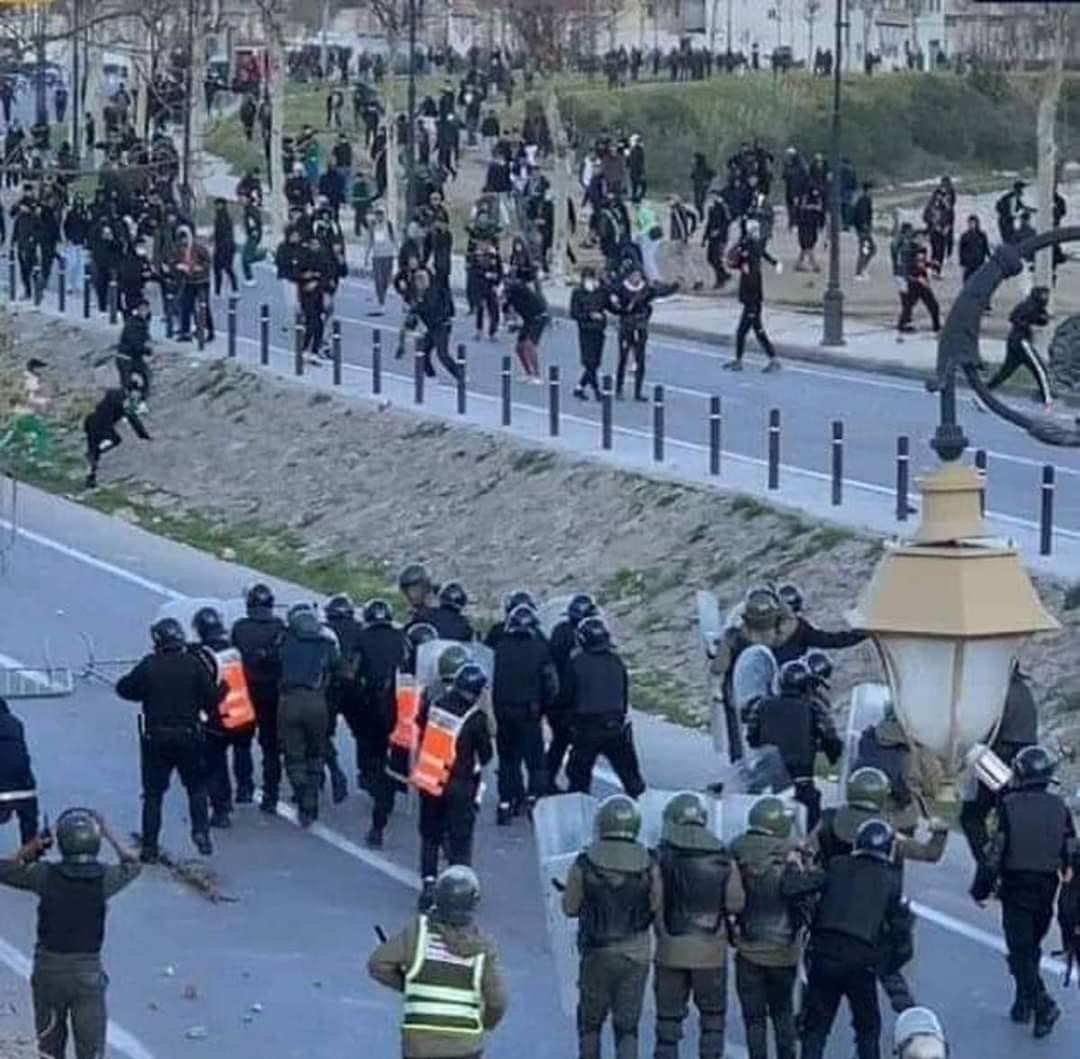 أحداث شغب وتكسير في تطوان و الأمن يوقف محسوبين على جمهور الرجاء